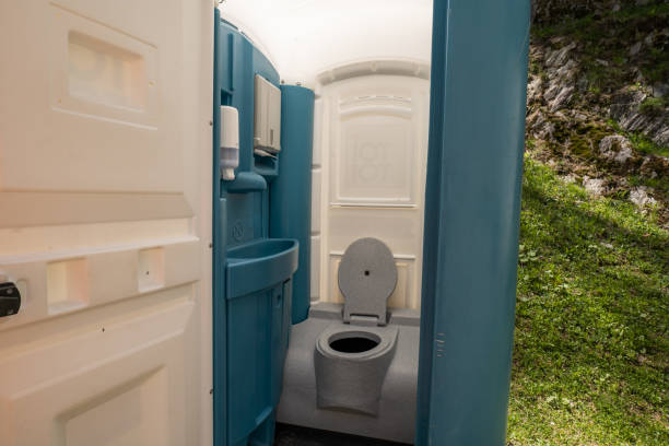Best Porta potty rental near me  in Rosamond, CA